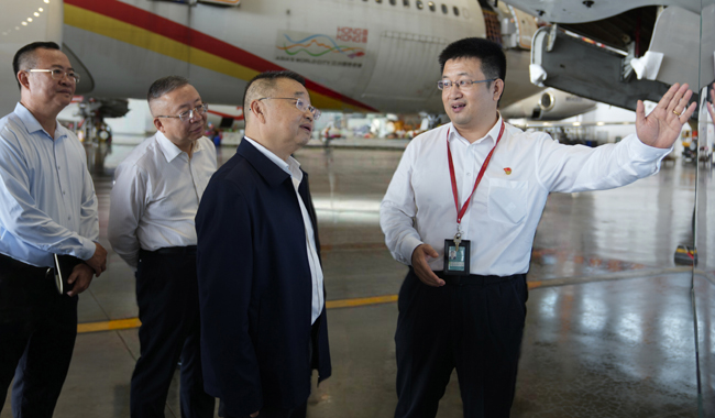 胡静林在海南调研税务工作时强调 深入学习贯彻党的二十届四中全会精神 在服务“十五五”高质量发展中展现更大税务作为