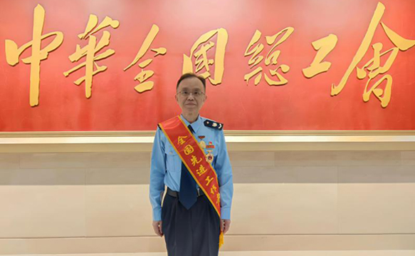 戴万春：35年，107本工作日记